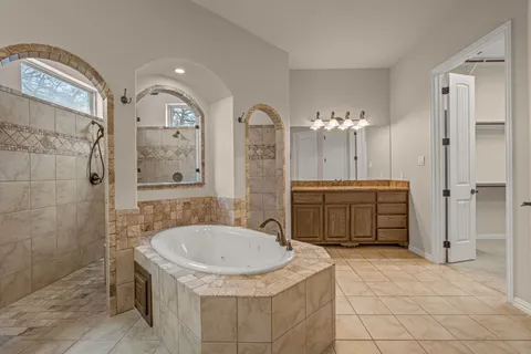 $725,000 | 211 Pack Saddle Trail, Weatherford, TX 76088