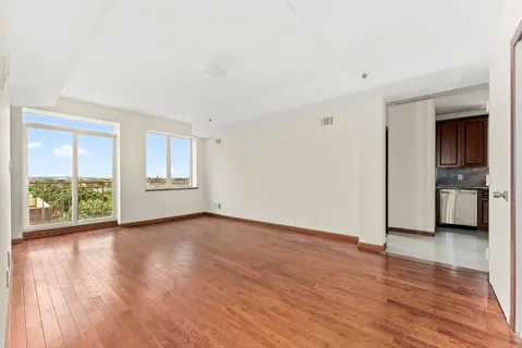 $749,000 | 842 Ocean Parkway, Unit 8B | Midwood