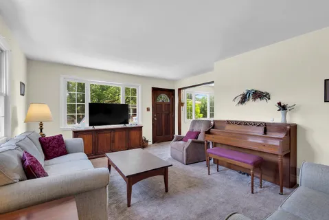 $645,000 | 63 Broadway, Bayonne, NJ 07002