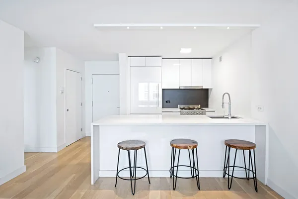 $4,850 | 301 West 53rd Street, Unit 16J | Hell's Kitchen