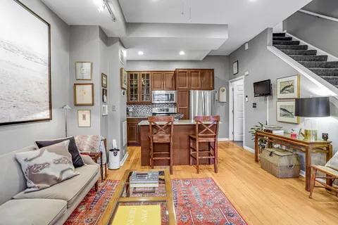 $799,900 | 313 M Street Northwest, Washington, DC 20001