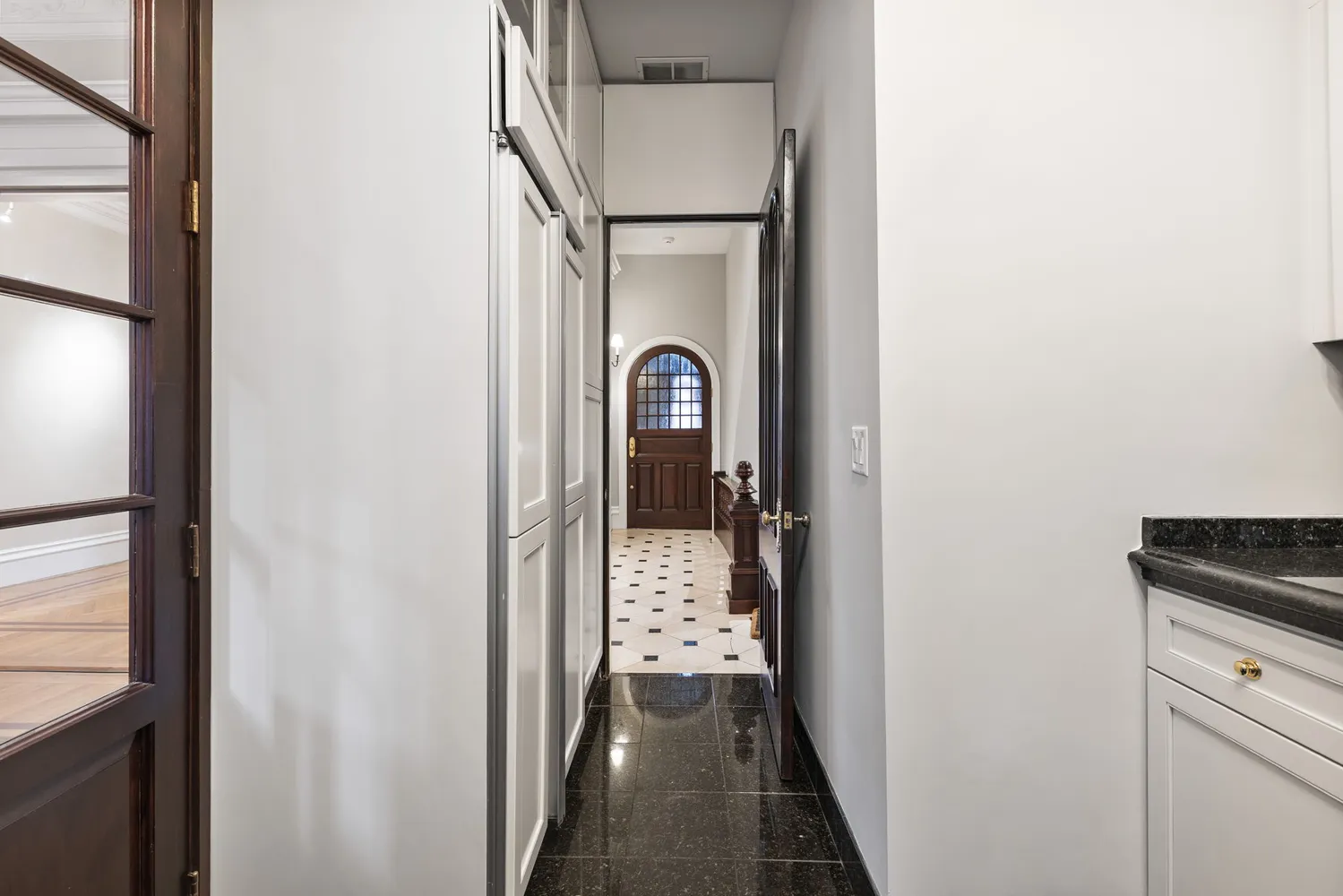 $2,650,000 | 22 Worcester Square, Unit 1, Boston, MA 02118