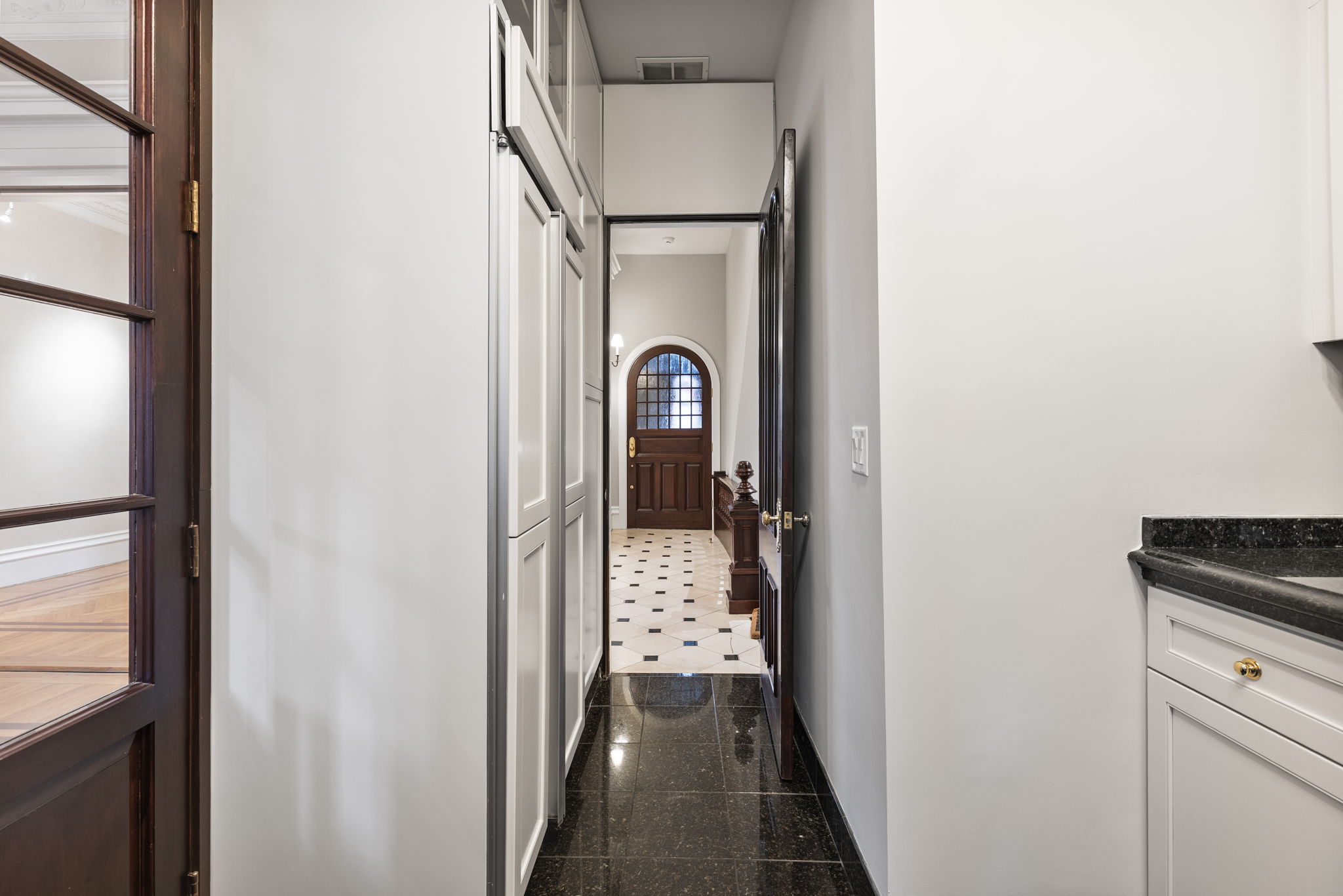 22 Worcester Square, Unit 1 Boston, MA 02118 - Photo 17 of 45