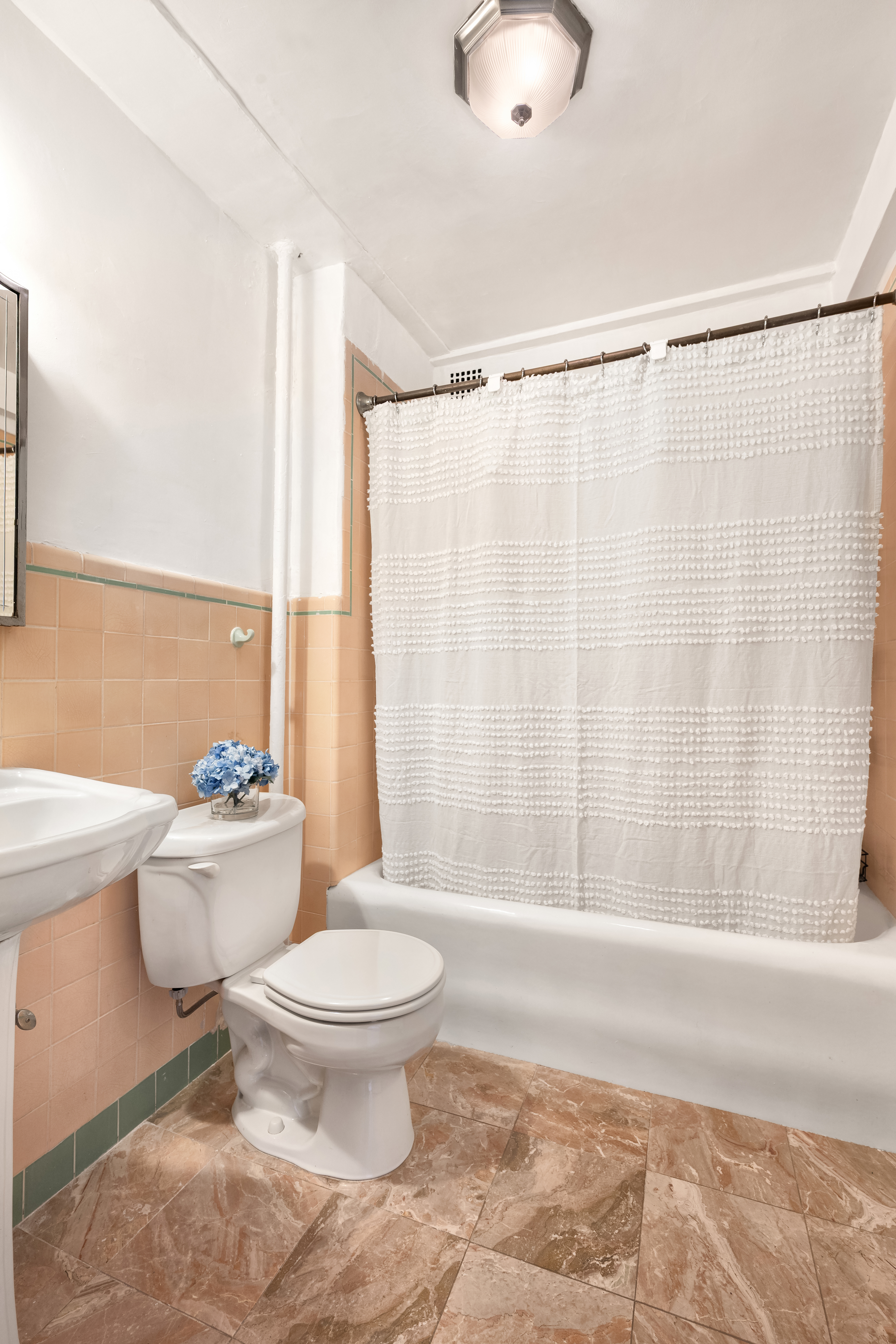 7 Park Avenue, Unit 6G Manhattan, NY 10016 - Photo 4 of 9