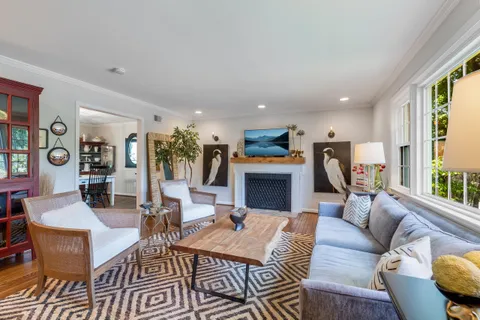 $1,250,000 | 1702 Mason Hill Drive, Alexandria, VA 22307