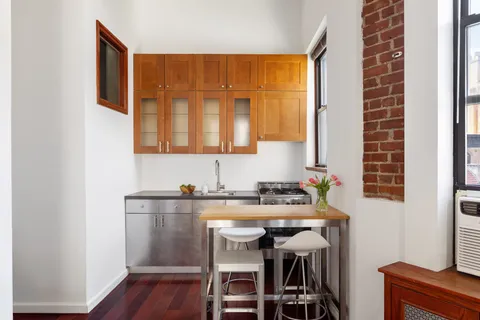 $499,000 | 327 West 85th Street, Unit 5D | Upper West Side