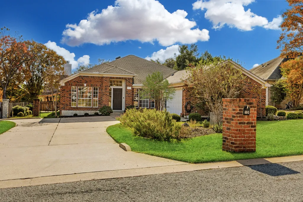 $699,000 | 604 Cutty Trail, Lakeway, TX 78734