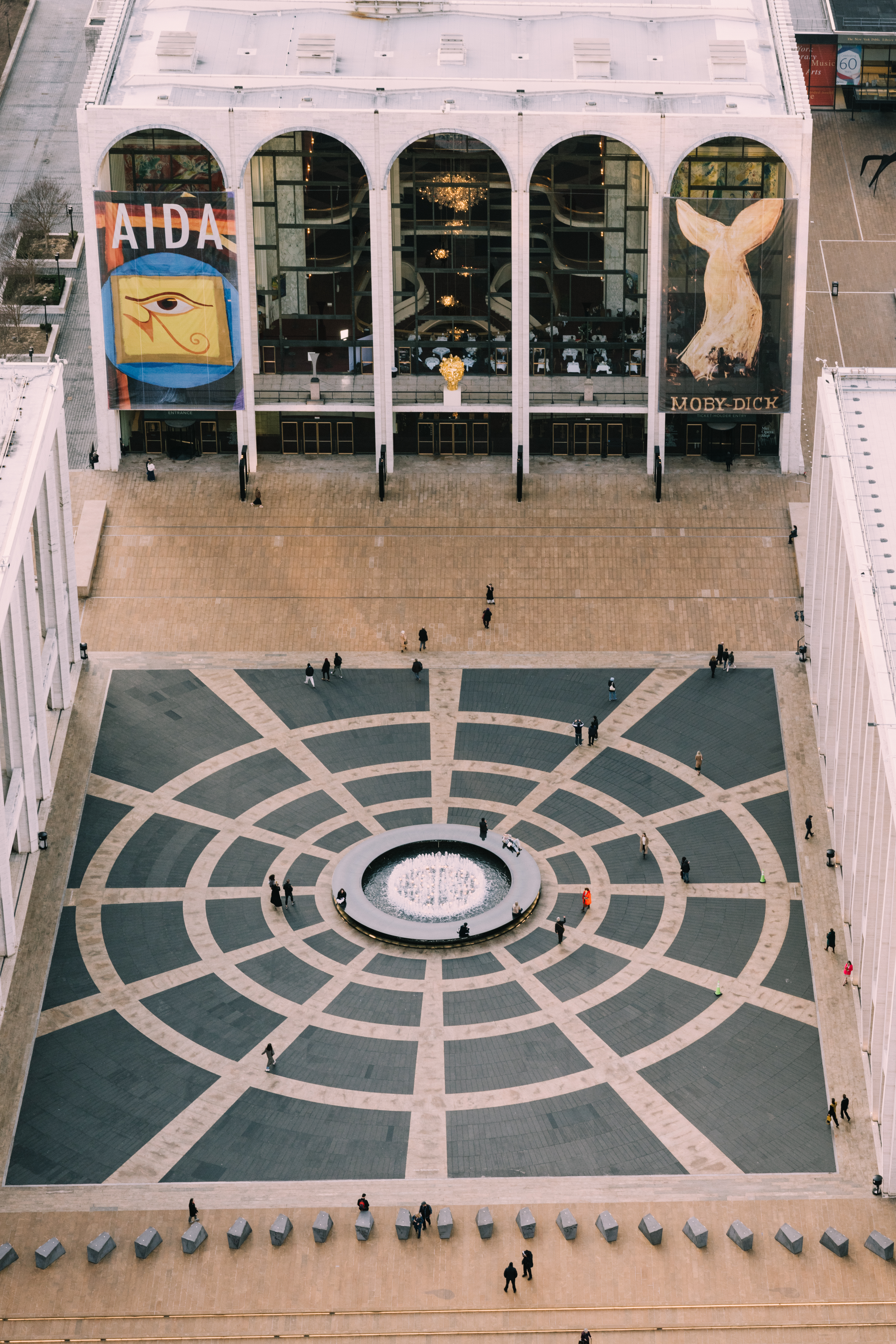 20 West 64th Street, Unit 41H Manhattan, NY 10023 - Photo 15 of 39 a room with gym equipment