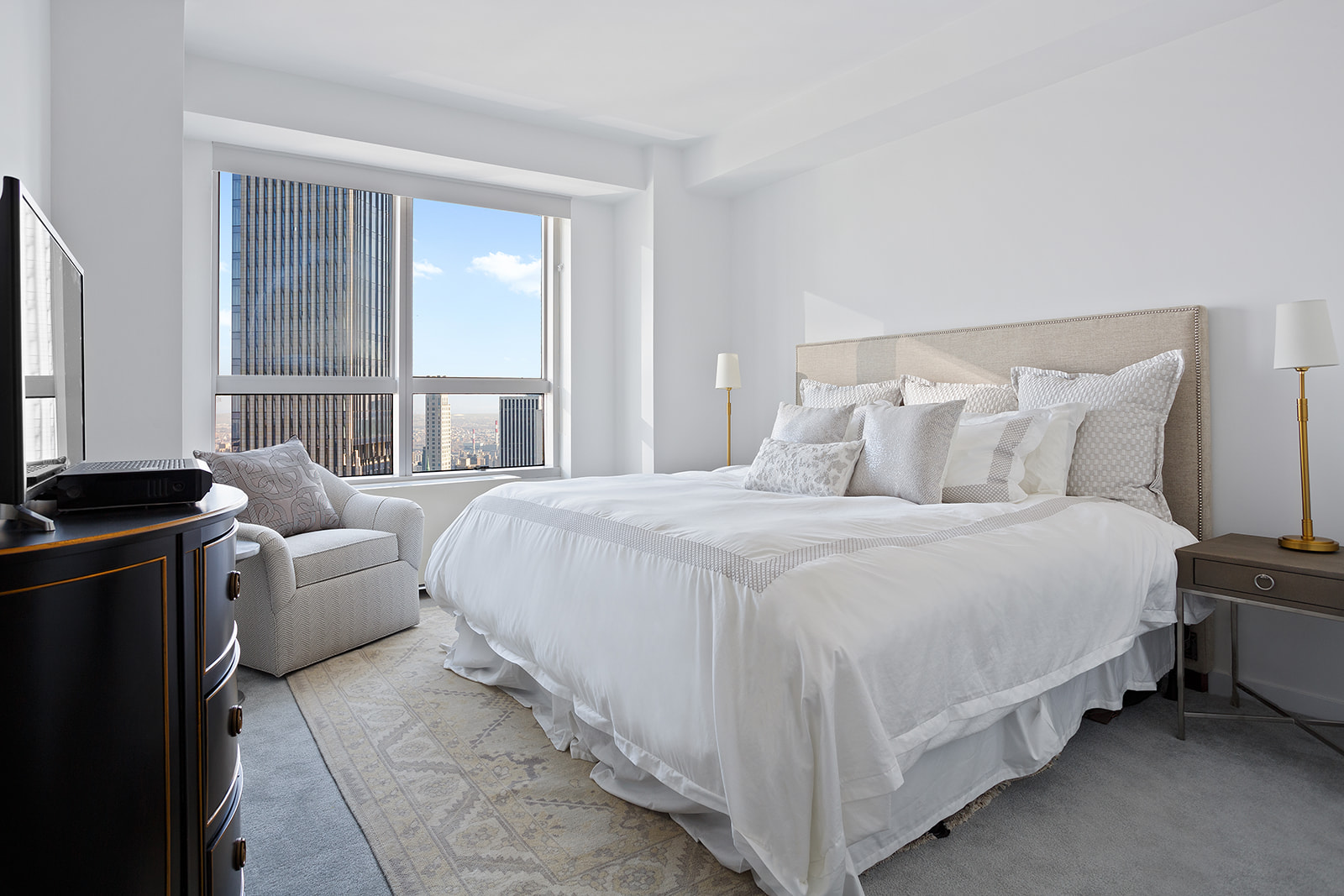 146 West 57th Street, Unit 76A Manhattan, NY 10019 - Photo 7 of 9