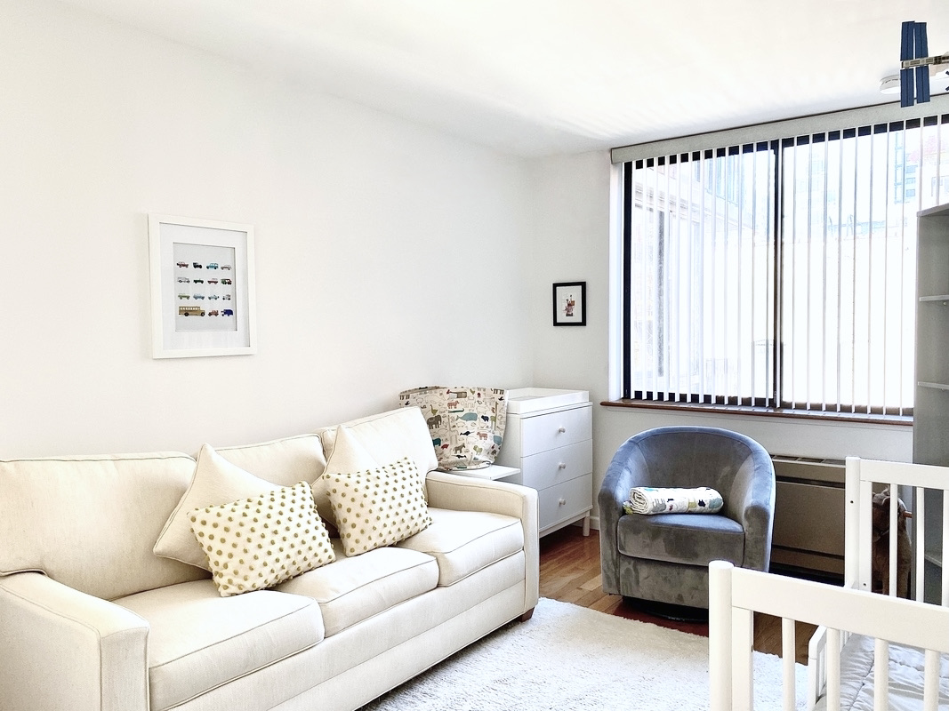 330 East 75th Street, Unit 7E Manhattan, NY 10021 - Photo 2 of 9