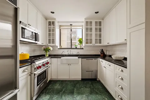 $1,995,000 | 131 East 81st Street, Unit 9 | Upper East Side
