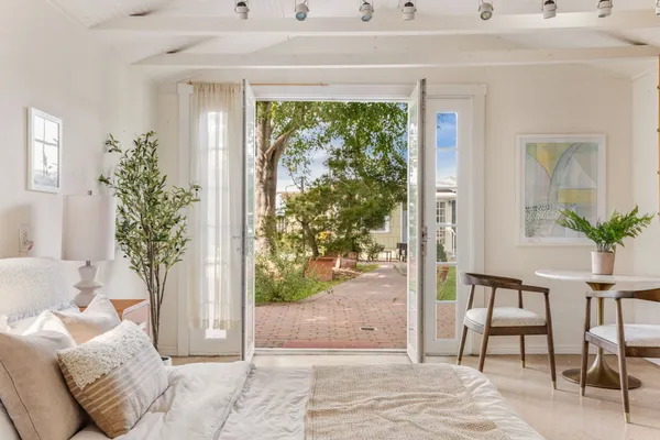 $2,495,000 | 3746 Ocean View Avenue, Los Angeles, CA 90066