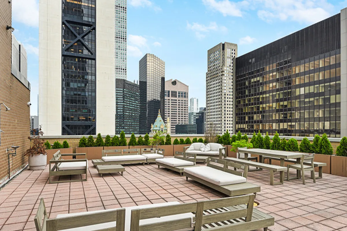 58 West 58th Street, Unit 25E Manhattan, NY 10019 - Photo 14 of 16