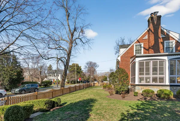 $2,295,000 | 600 Upland Place, Alexandria, VA 22301