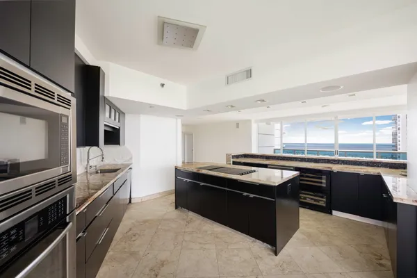$1,600,000 | 2127 Brickell Avenue, Unit 1805, Miami, FL 33129