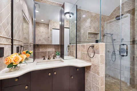 $2,195,000 | 267 West 71st Street, Unit 1R | Upper West Side