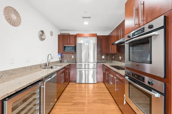 $1,299,000 | 310 Hammond Pond Parkway, Unit 301, Chestnut Hill, MA 02467