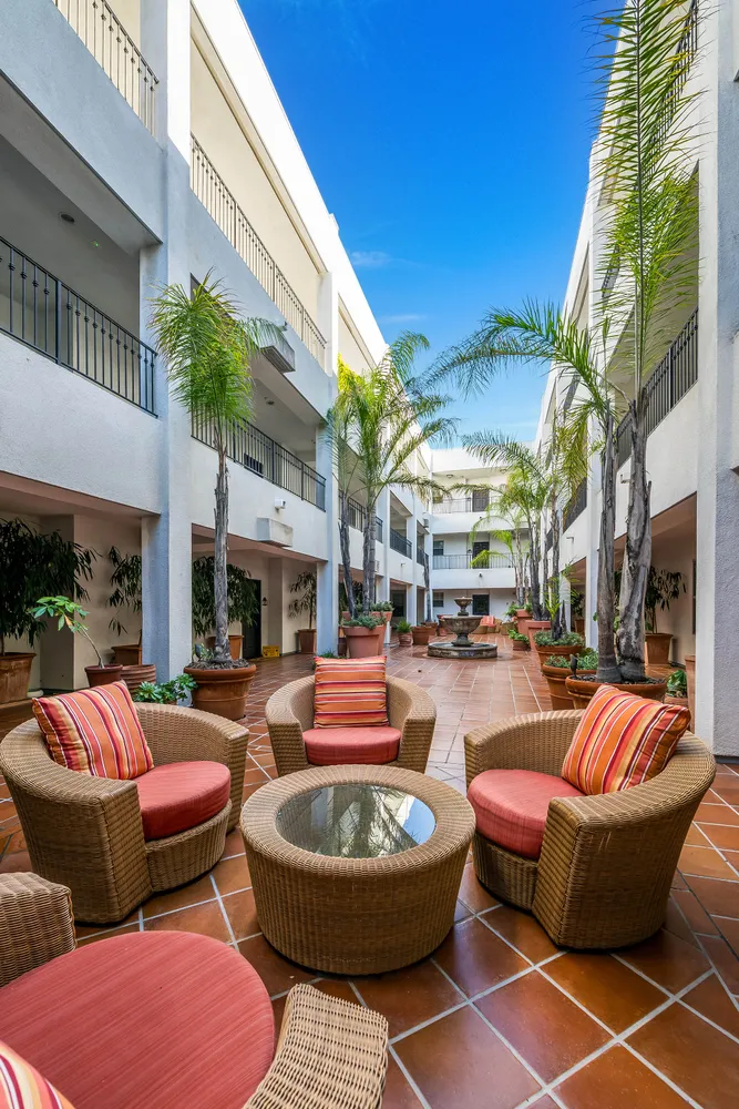 $1,095,000 | 10648 Woodbridge Street, Unit 105, Toluca Lake, CA 91602