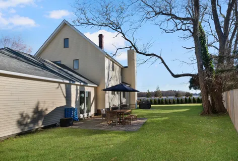 $639,000 | 1705 Wampanoag Trail, Barrington, RI 02806
