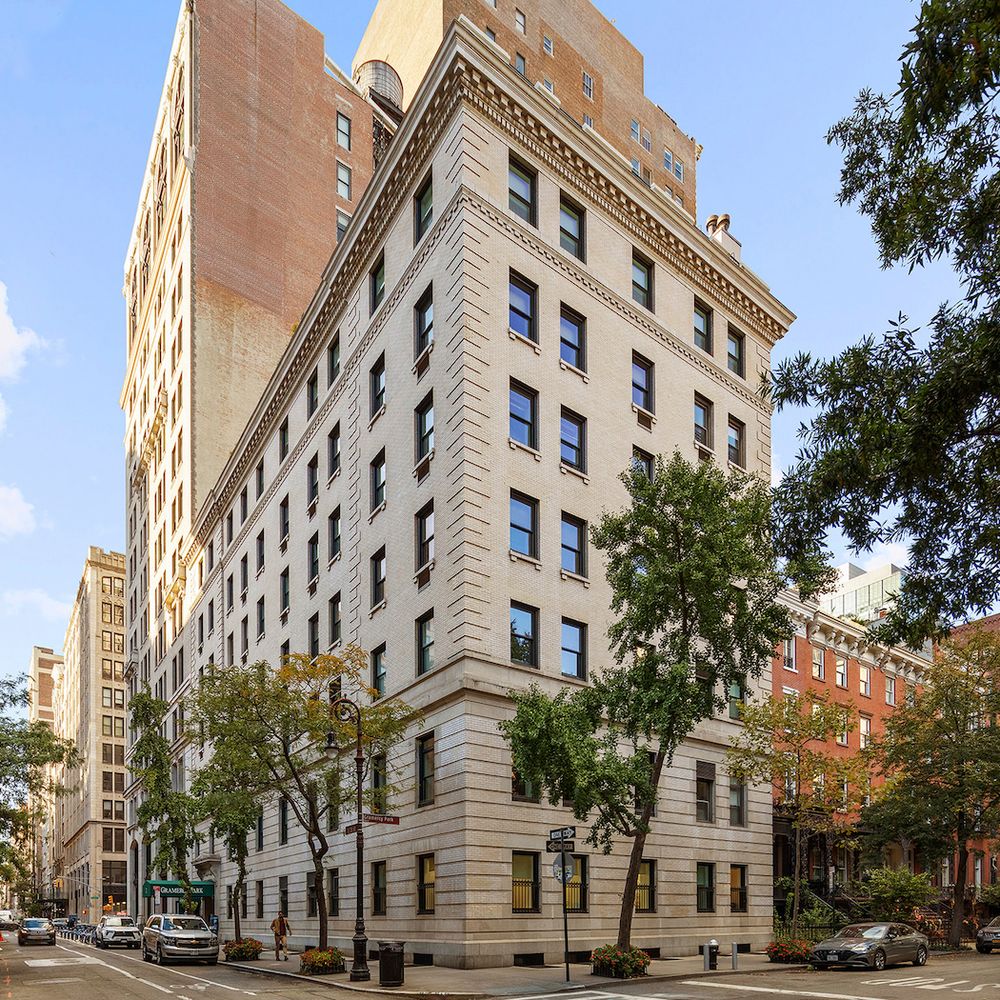 7 Gramercy Park West, Unit 6AB Manhattan, NY 10003 - Photo 9 of 12 a front view of a building