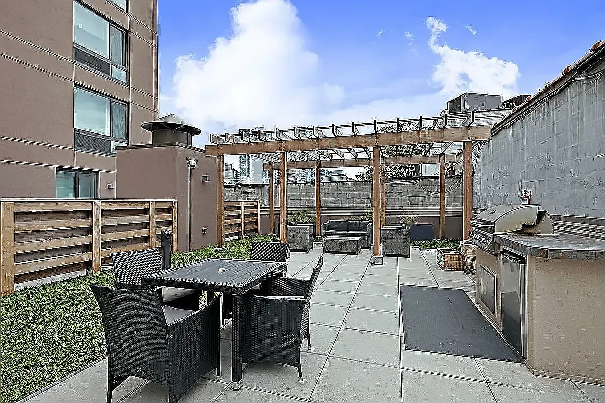 44-72 11th Street, Unit B703 Queens, NY 11101 - Photo 5 of 11