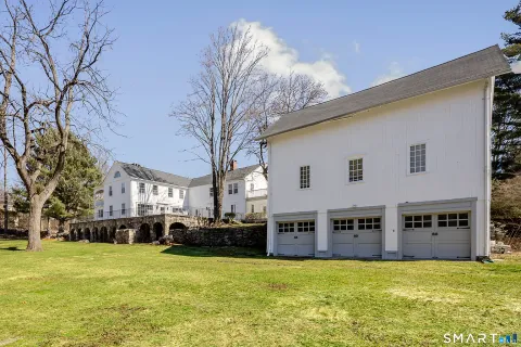 $2,195,000 | 89 Chestnut Hill Road, Wilton, CT 06897