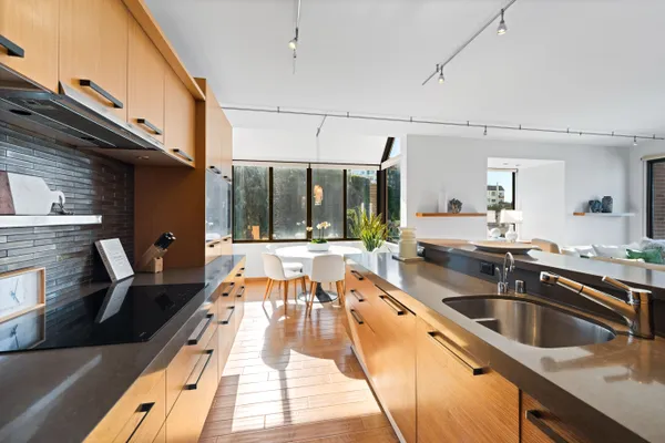 $1,898,000 | 101 Lombard Street, Unit 901W, San Francisco, CA 94111