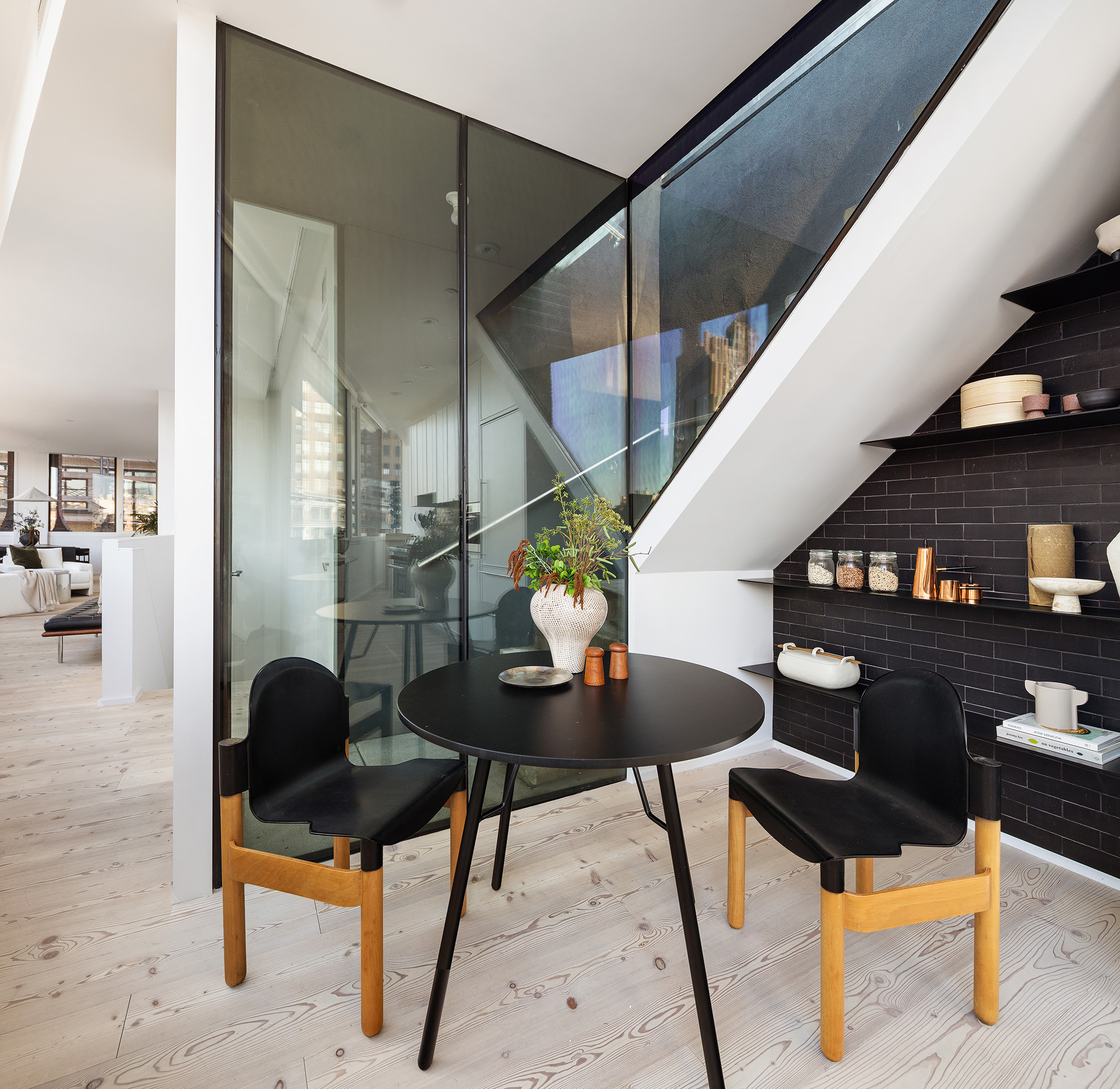 100 Franklin Street, Unit PHS Manhattan, NY 10013 - Photo 17 of 35 a living room with furniture and a potted plant
