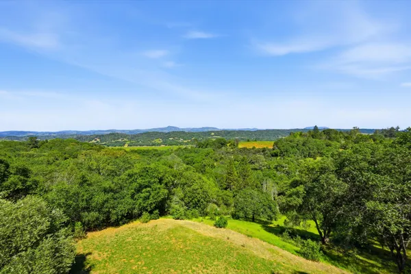 $2,495,000 | 6341 West Dry Creek Road, Healdsburg, CA 95448