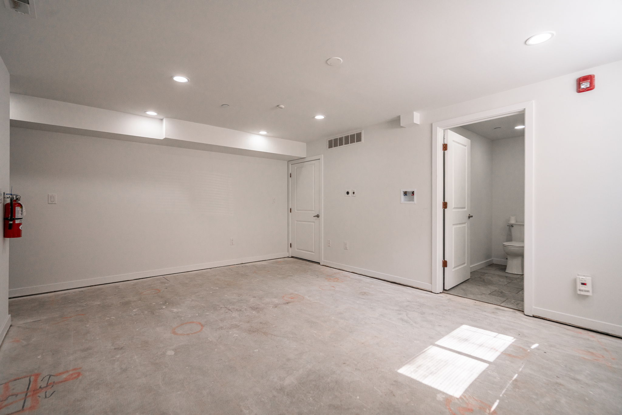 2609 Federal Street, Unit COMMERCIAL Philadelphia, PA 19146 - Photo 10 of 22 a view of an empty room