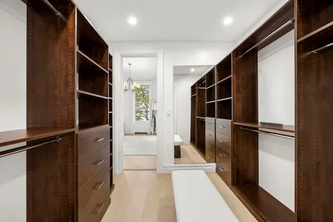 $9,995,000 | 222 East 61st Street | Lenox Hill