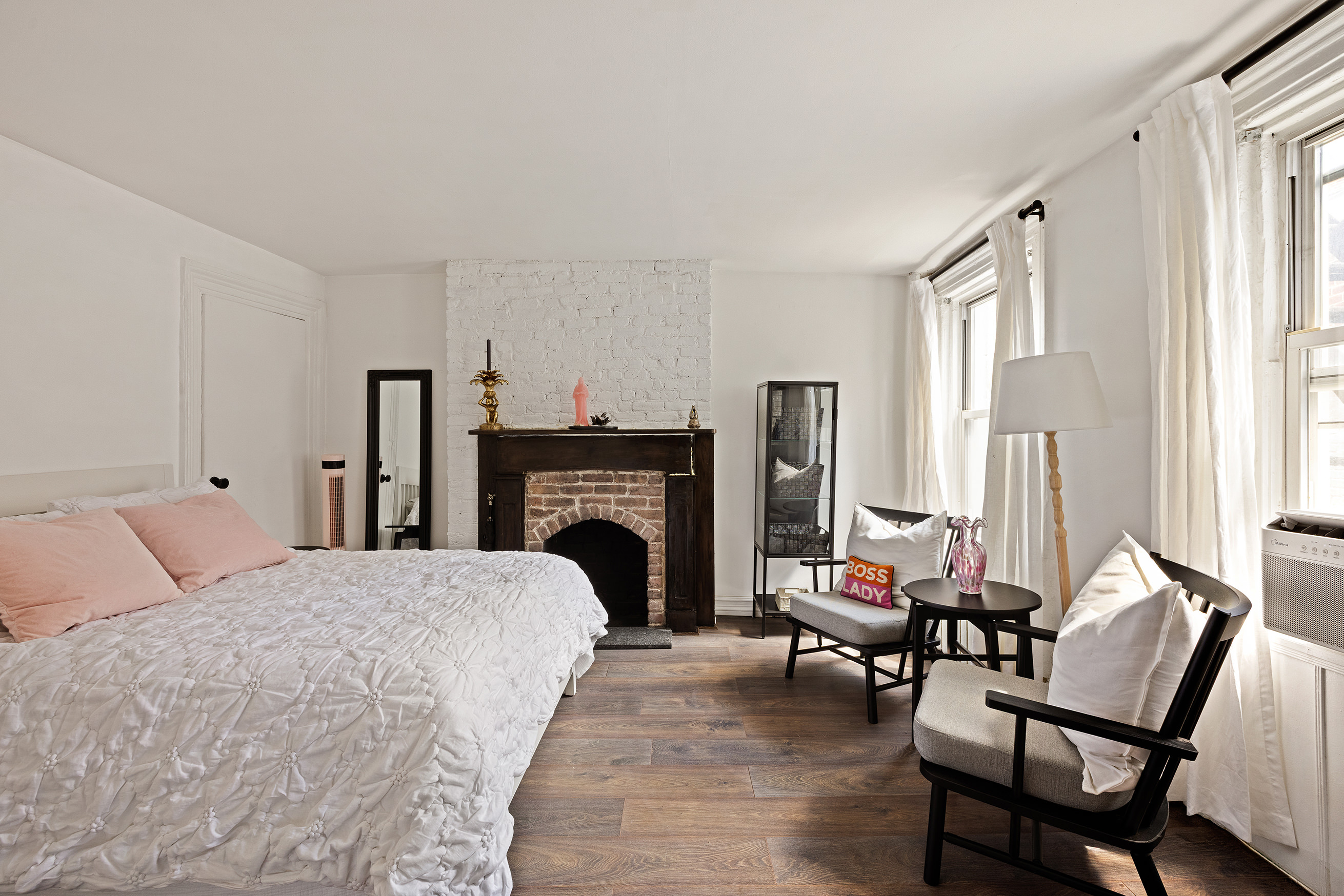 118 Perry Street, Unit J45 Manhattan, NY 10014 - Photo 2 of 5