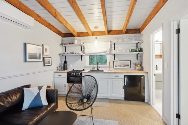 $6,250,000 | 32 Lighthouse Road, Hampton Bays, NY 11946