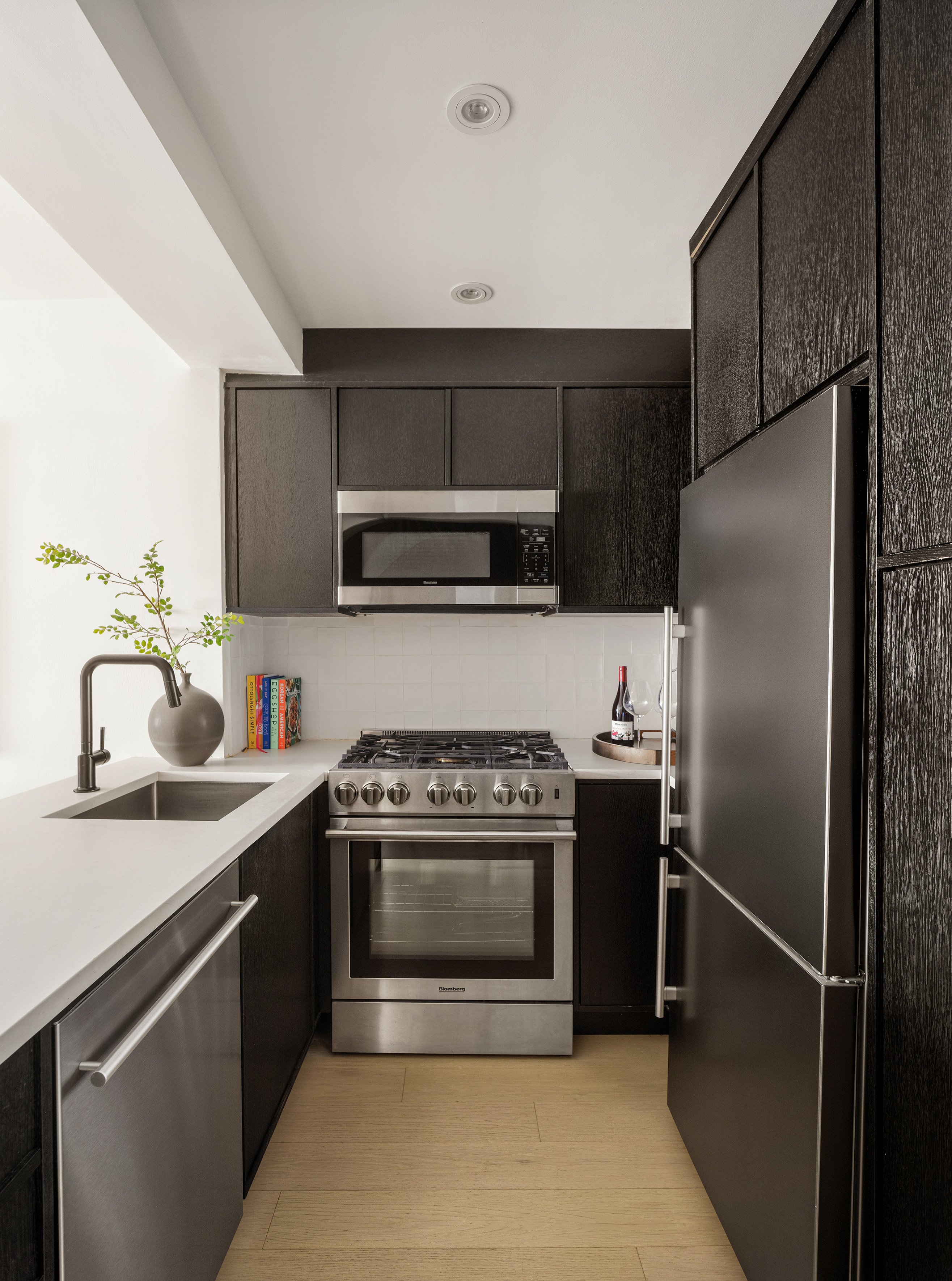 33 Greenwich Avenue, Unit 2M Manhattan, NY 10014 - Photo 4 of 10