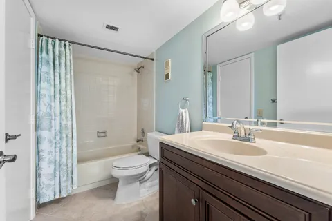 $215,000 | 7076 Huntington Lane, Unit 502, Delray Beach, FL 33446