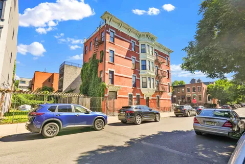 $725,000 | 184 Stuyvesant Avenue, Unit D2 | Bedford-Stuyvesant