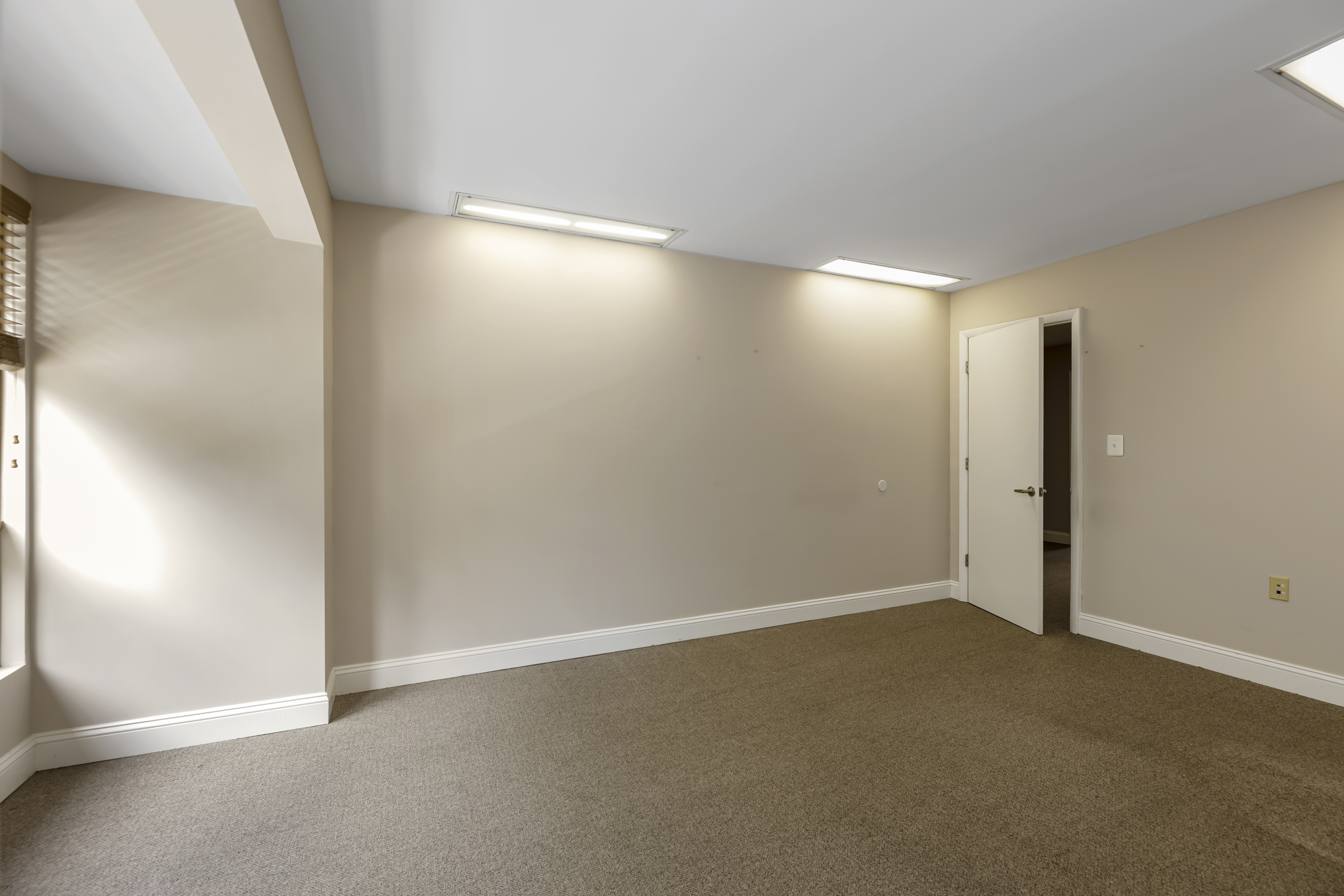 5885 Allentown Road Suitland, MD 20746 - Photo 18 of 23 a view of an empty room