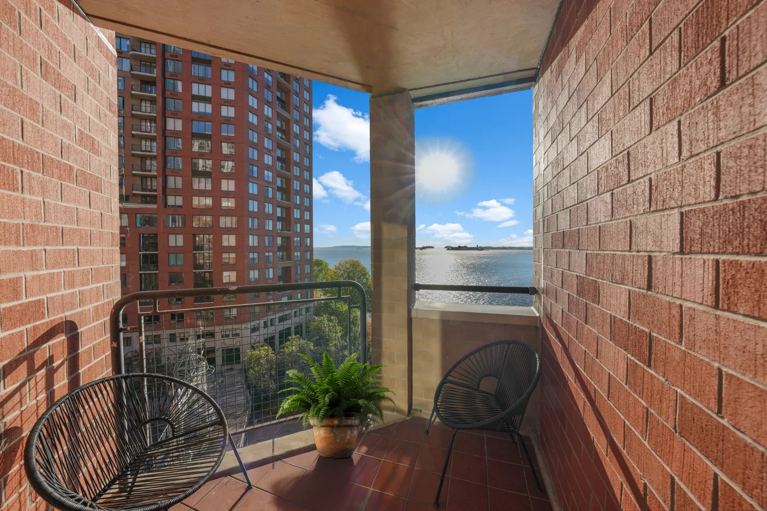 $799,000 | 377 Rector Place, Unit 7K | Battery Park City