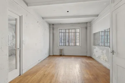 $775,000 | 210 West 78th Street, Unit 8C | Upper West Side