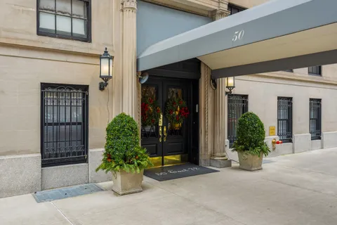 $2,699,000 | 50 East 72nd Street, Unit 10B | Lenox Hill