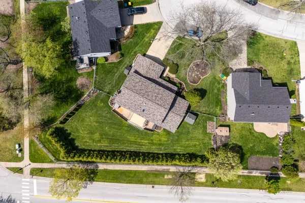 Contact Agent | 117 Annapolis Drive, Vernon Hills, IL 60061