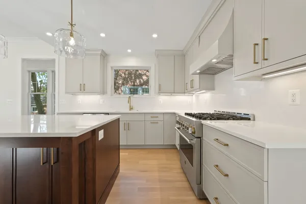$2,195,000 | 22 West Spring Street, Alexandria, VA 22301