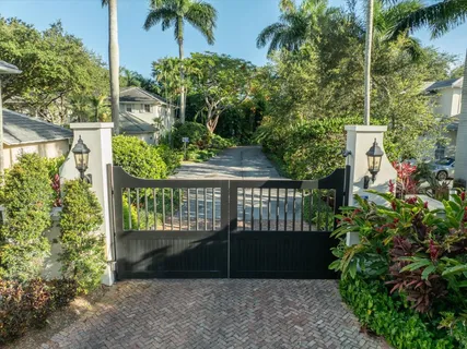 $4,200,000 | 5700 Southwest 86th Street, Miami, FL 33143