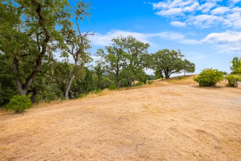 $875,000 | 23655 Vineyard Road, Geyserville, CA 95441
