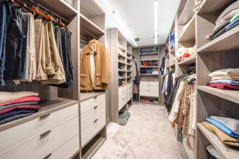 $799,000 | 205 East 63rd Street, Unit 11E | Lenox Hill