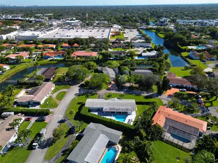 $1,495,000 | 10600 Southwest 80th Court, Miami, FL 33156