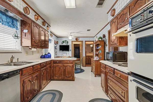 $368,990 | 217 Faircrest Drive, Garland, TX 75040