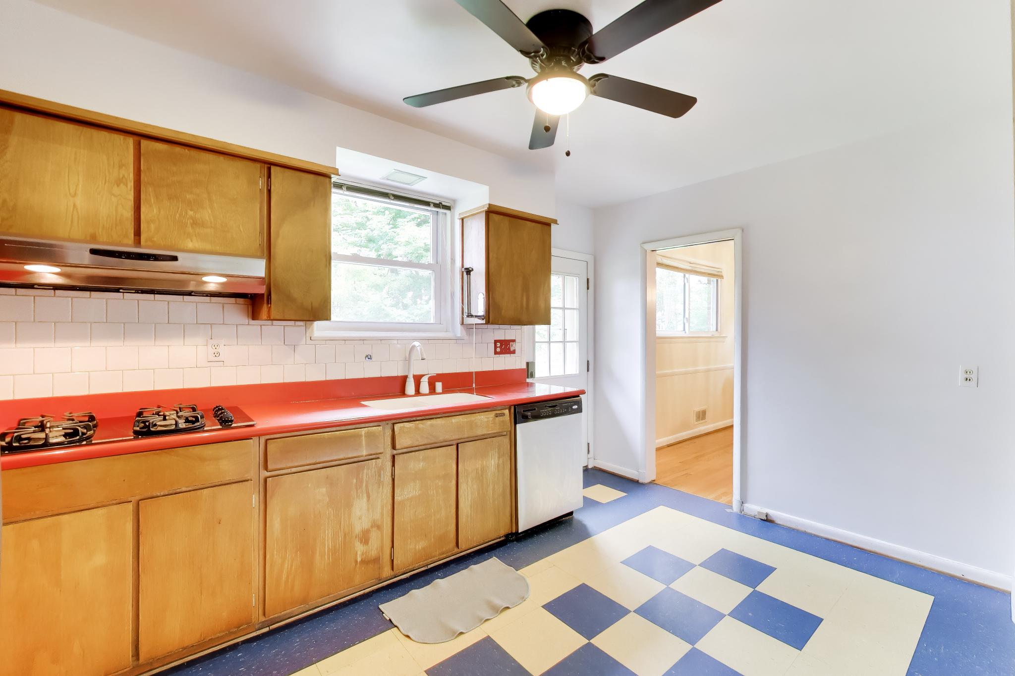 9210 Worth Avenue Silver Spring, MD 20901 - Photo 13 of 45