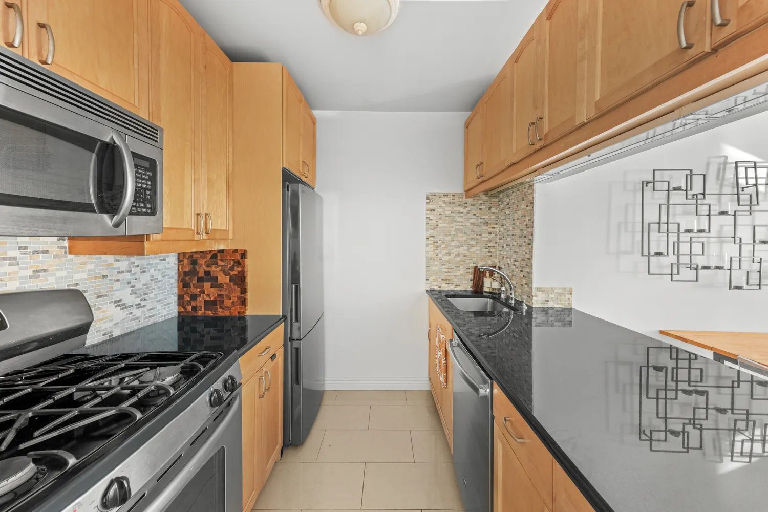 $799,000 | 377 Rector Place, Unit 7K | Battery Park City