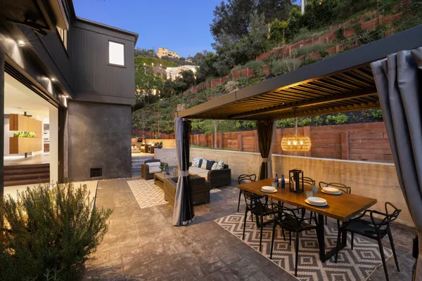 $4,695,000 | 10558 Fontenelle Way, Los Angeles, CA 90077